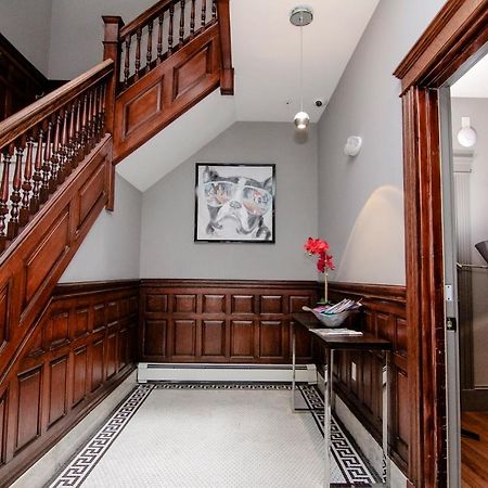 A Stylish Stay W/ A Queen Bed, Heated Floors.. #37 Brookline Bagian luar foto