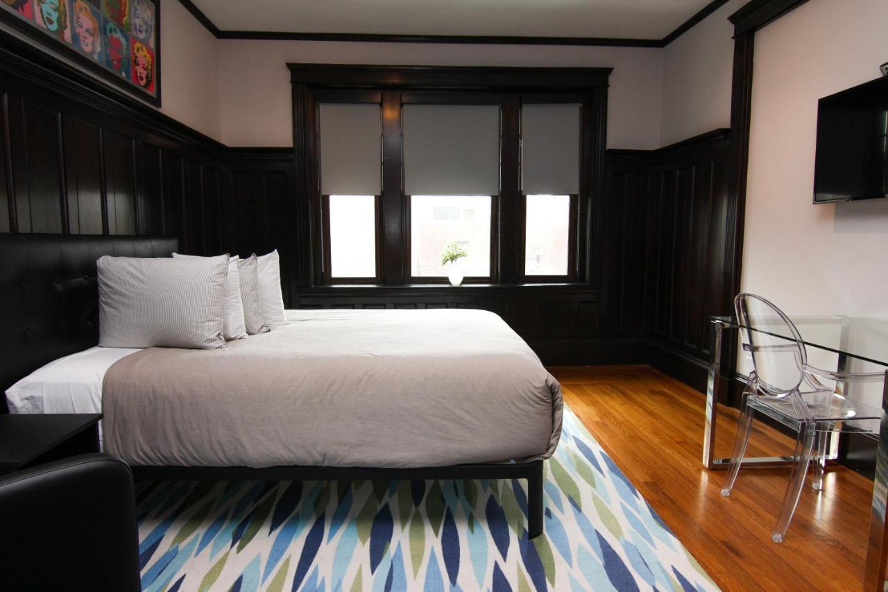 A Stylish Stay W/ A Queen Bed, Heated Floors.. #37 Brookline Bagian luar foto