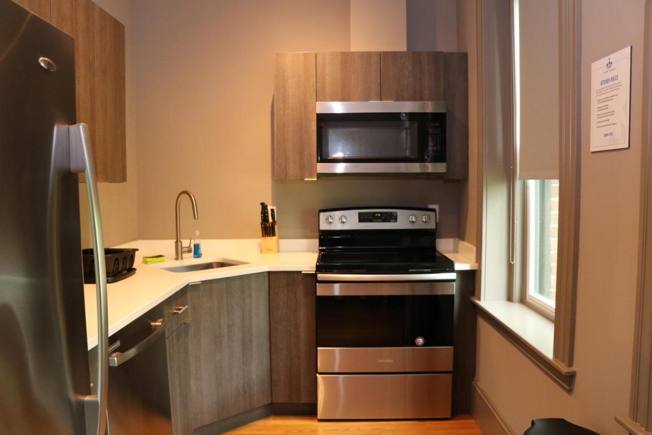 A Stylish Stay W/ A Queen Bed, Heated Floors.. #37 Brookline Bagian luar foto